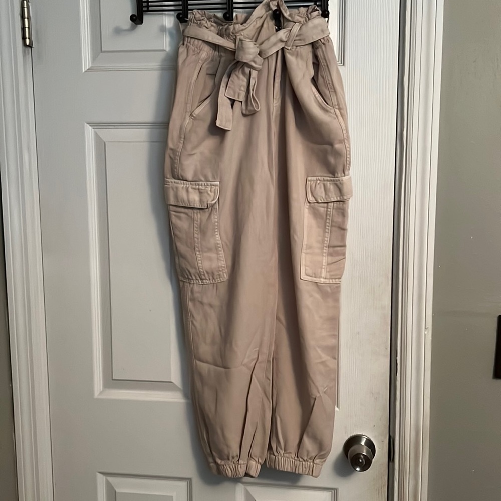 American Eagle cargo pants size 6